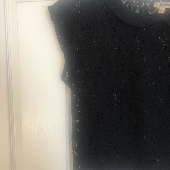 Black Lace Peter Pan collar cropped shirt - Picture 3 of 5